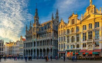 bruessel grote markt grote markt - der Marktplatz von Brüssel in Belgien mit Königshaus
