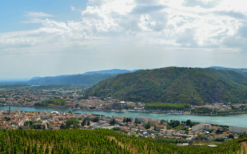 Blick auf Tain-l'Hermitage - ©jojojo07 - stock.adobe.com