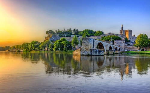 Avignon - Pont St. Bénezet - © fenlio - Fotolia