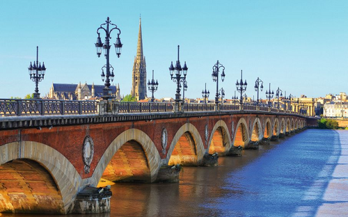 Bordeaux - Garonne - © Martin M303 - Fotolia