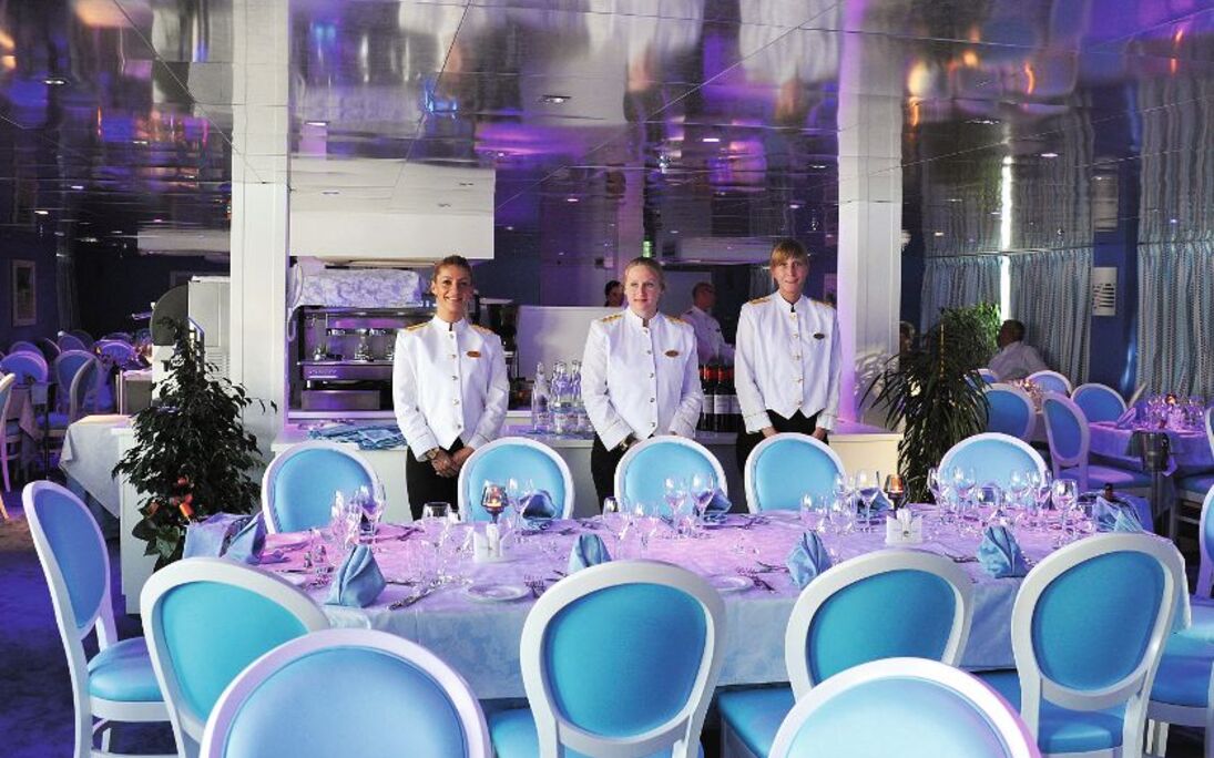 MS Cyrano de Bergerac - Restaurant
