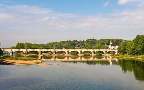 Blick über die Loire - © Leonid Andronov - Fotolia