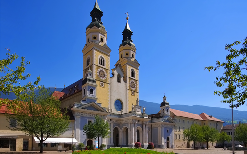 Brixen - Kirche - © LianeM - stock.adobe.com