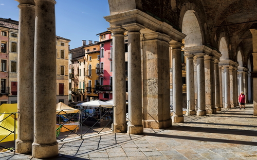 Vicenza - Arkaden der Basilica Palladiana - © ArTo - stock.adobe.com