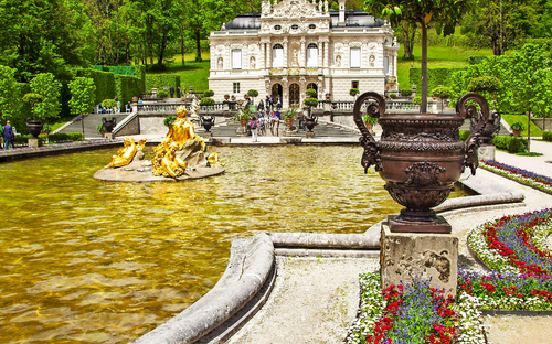 Schloss Linderhof - © Freesurf - stock.adobe.com