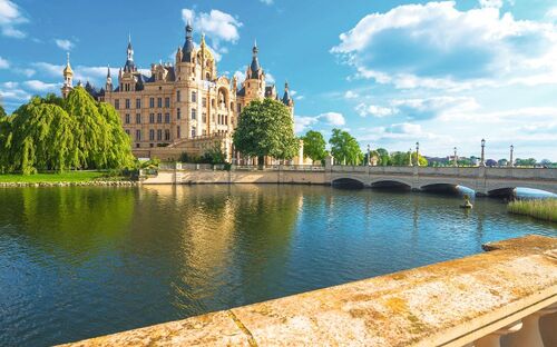 Schwerin, Schloss - © devteev - Fotolia