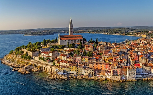 Blick auf Rovinj - © Dario Bajurin - stock.adobe.com