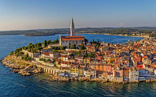 Blick auf Rovinj - © Dario Bajurin - stock.adobe.com