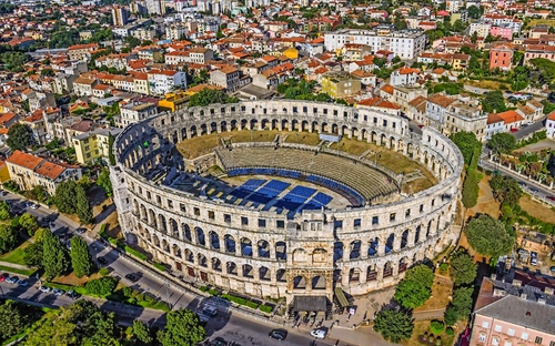 Pula - Amphitheater - © Dario Bajurin - stock.adobe.com
