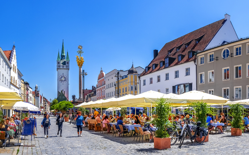 Straubing - Theresienplatz - © Sina Ettmer - stock.adobe.com
