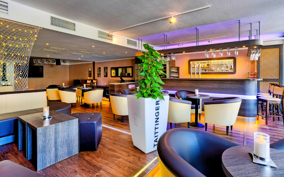 Hotel Zur Post Kaiser SPA - Davidoff Lounge Bar 