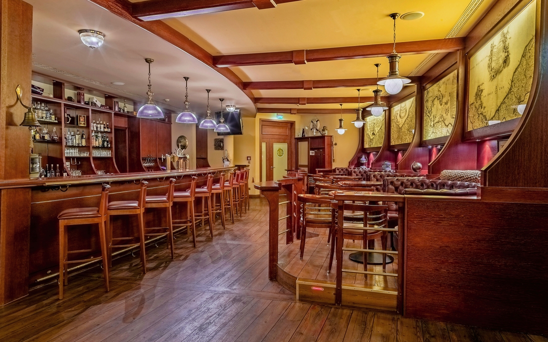 Hotel Zur Post Kaiser SPA - Captain's Lounge Bar 