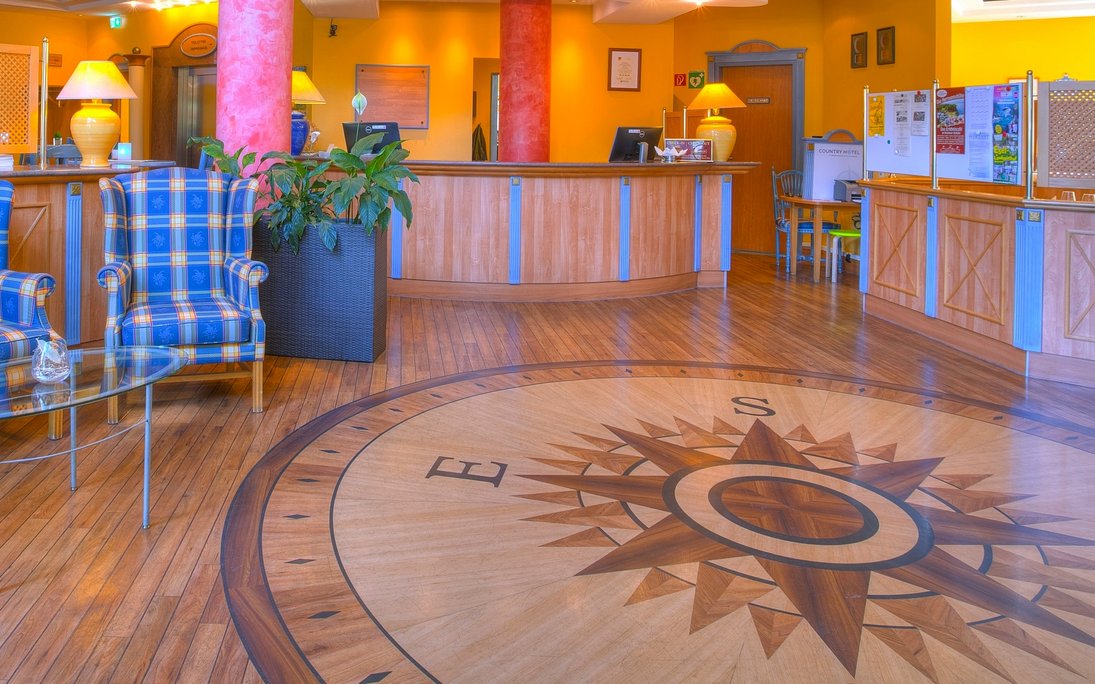 Country Hotel - Lobby