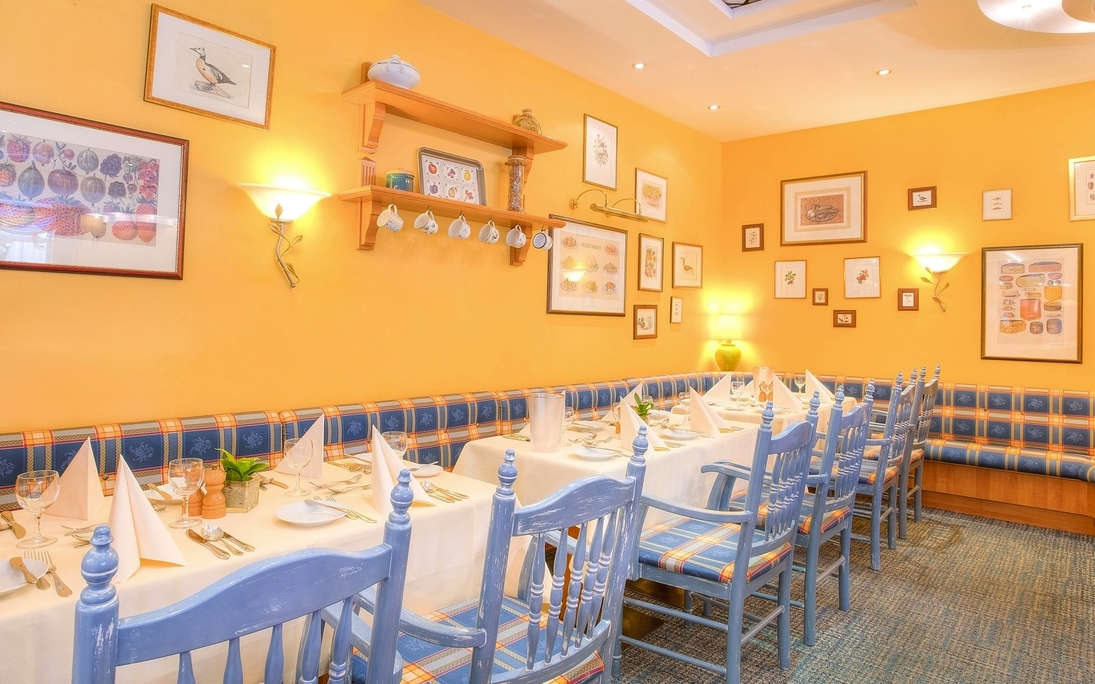 Country Hotel - Restaurant