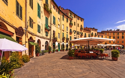 Lucca - Piazza dell'anfiteatro - © creativenature.nl - Fotolia