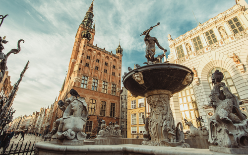 Danzig - Neptunbrunnen und Rathaus - © vadimborkin - stock.adobe.com