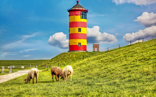 Ostfriesland - Leuchtturm - © zaschnaus - stock.adobe.com