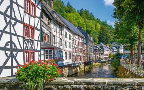 Monschau - Fachwerkhäuser - © frakala - Fotolia