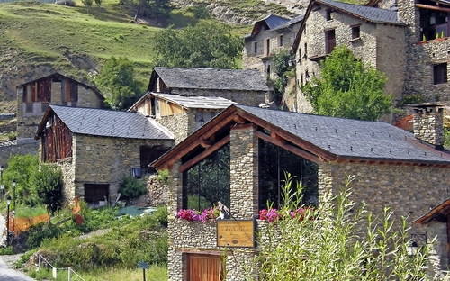 Andorra - Typische Häuser - © Pakmor - Fotolia