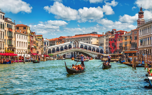 Venedig - Rialto Brücke - © Yasonya - stock.adobe.com