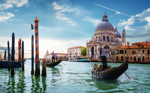 Venedig - Canal Grande und Basilika Santa Maria della Salute - © Givaga - stock.adobe.com