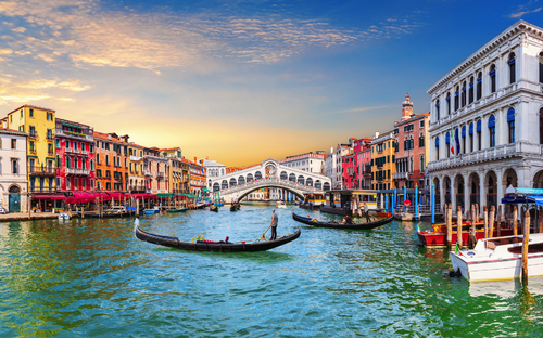 Venedig - Rialto Brücke - © AlexAnton - stock.adobe.com
