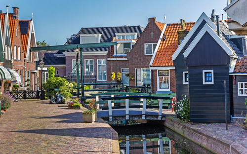 Volendam - Fischerhäuser - © venemama - stock.adobe.com