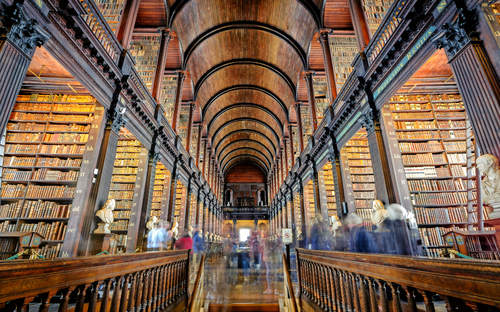 Dublin - Trinity College Bibliothek - © jon_chica - stock.adobe.com