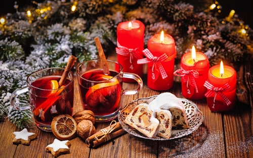 Empfang mit Glühwein & Gebäck - © Alexander Raths - Fotolia
