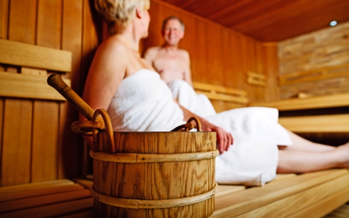 Erholung im Wellnessbereich - © Kzenon - Fotolia