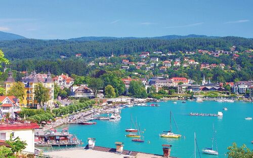 Blick über Velden am Wörthersee - © travelpeter - Fotolia