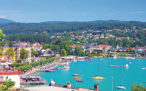 Blick über Velden am Wörthersee - © travelpeter - Fotolia
