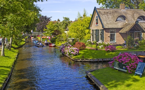 Giethoorn - Kanäle - © Mira Drozdowski - stock.adobe.com