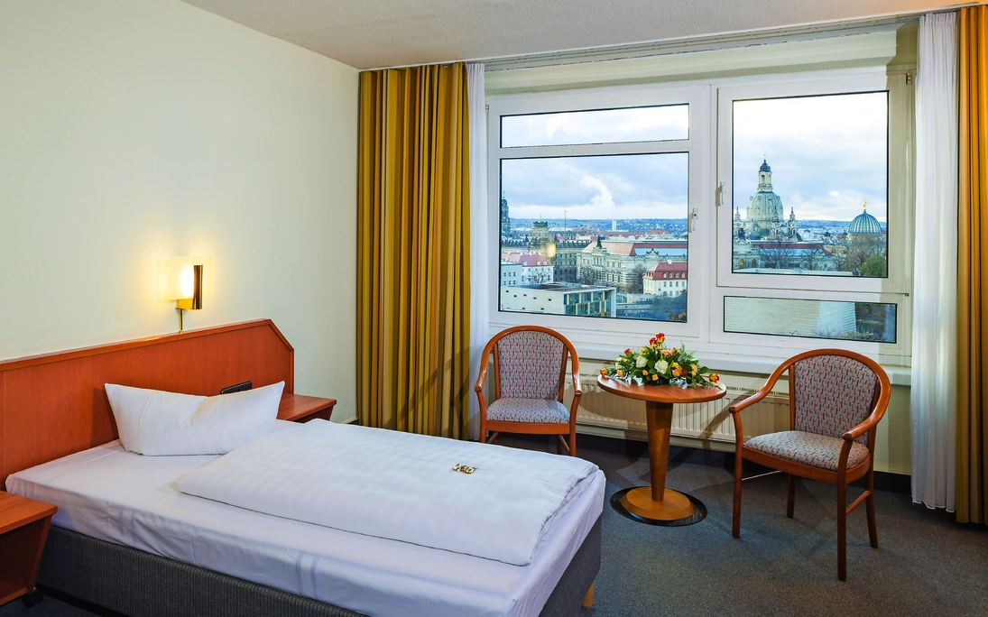 Hotel Am Terrassenufer - Zimmerbeispiel - © Dittrich