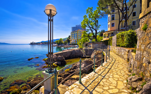Opatija - Lungomare-Weg - ©xbrchx - stock.adobe.com