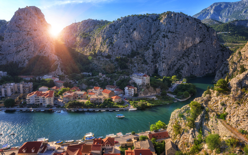 Omis - Stadtansicht - ©larauhryn - stock.adobe.com