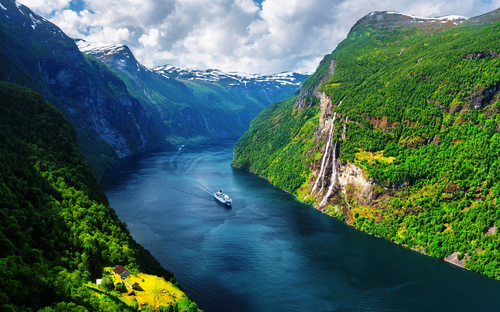 Geirangerfjord - © Ivan Kmit