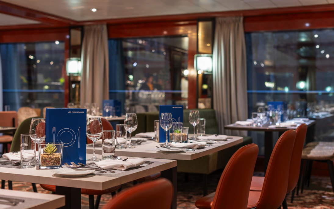 BELVEDERE - Restaurant - © nicko cruises Schiffsreisen GmbH