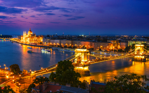 Budapest - Nachtrundfahrt - © monticellllo - stock.adobe.com