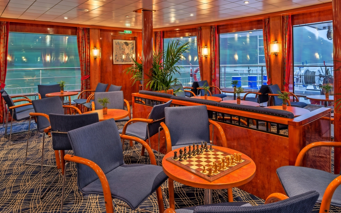 BOLERO - Salon - © nicko cruises Schiffsreisen GmbH