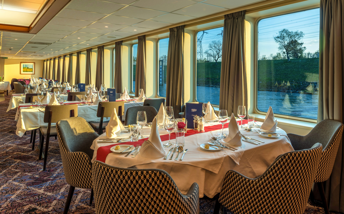 BIJOU DU RHÔNE - Restaurant - © nicko cruises Schiffsreisen GmbH