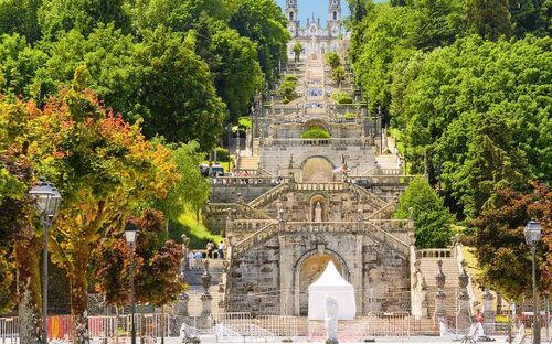 Lamego - eindrucksvolle Freitreppe - © Sergey Peterman - Fotolia