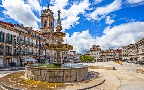 GUIMARAES, PORTUGAL - Stadtzentrum - © faber121 - stock.adobe.com