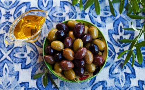 Griechische Oliven - © annapustynnikova - stock.adobe.com