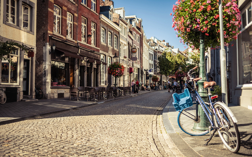 Maastricht - Straße - © frankaterhardt - stock.adobe.com