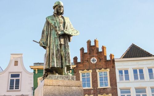 Den Bosch - Statue Hieronymus Bosch - © nicknick_ko - Fotolia