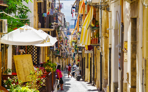 Cefalù - Malerische Altstadt - ©Reidl - stock.adobe.com