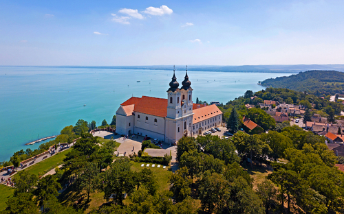 Balaton - Abtei Tihany - ©Dronandy - stock.adobe.com