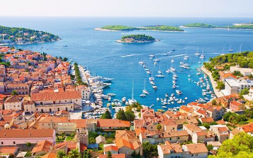 Insel Hvar - Blick auf den Hafen - © Dani Vincek - Fotolia