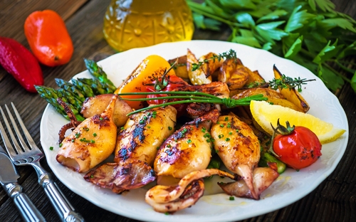Gegrillte Spezialitäten - © Daniel Vincek - stock.adobe.com